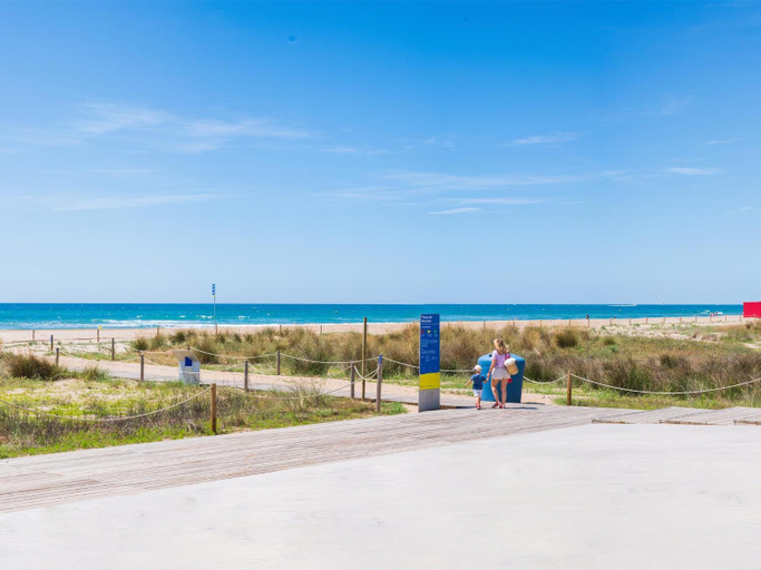 Others 4, Sunny apartment 3 blocks to the beach, Barcelona