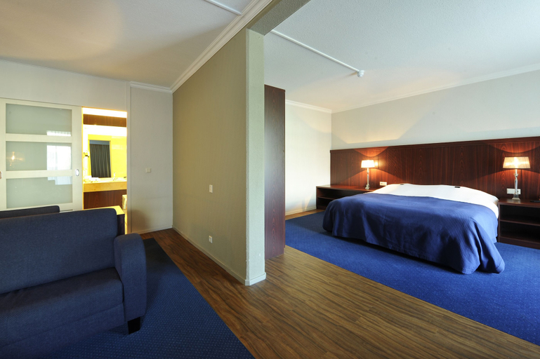 Bedroom 4, Van der Valk Theaterhotel Almelo, Almelo