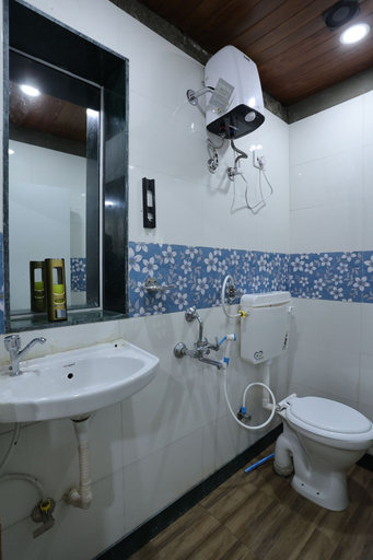 Bathroom 3, Hotel Shiv Vandana Inn - Thane, Thane