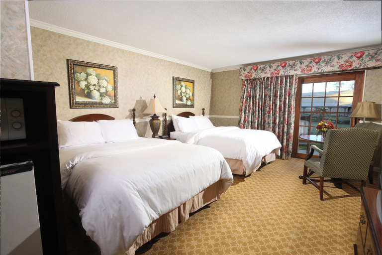 Bedroom 2, Dillard House, Rabun