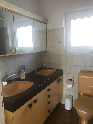 Bathroom, Locarno: appartamento in zona residenziale, Locarno