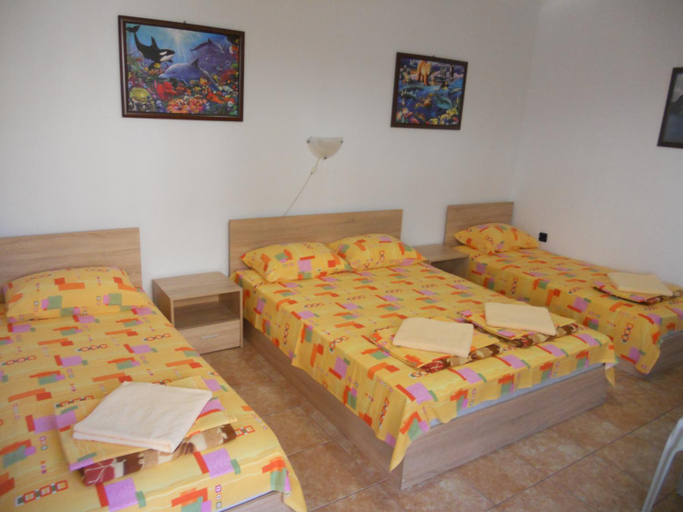 Others 4, "Ahtopol"-rooms for rent-free parking 100 meters away, Tsarevo