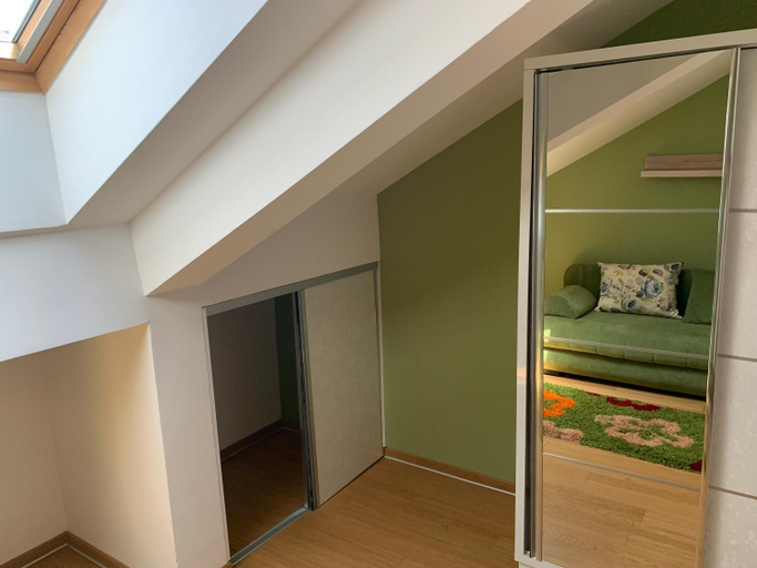 4, RIVIERA APARTS