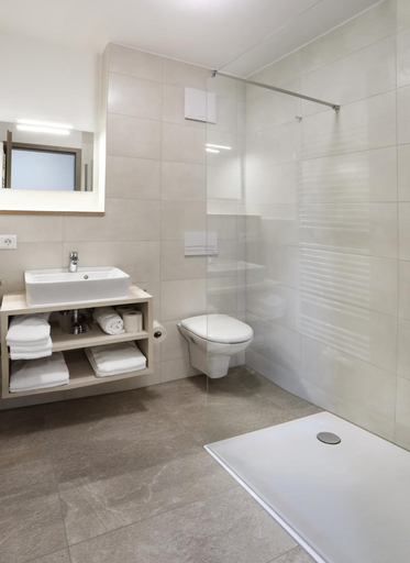 Bathroom 5, Apartment Hotel 37, Landshut