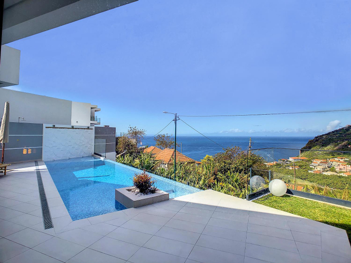 Others 5, Noah - Private Sunset Hideaway by LovelyStay, Calheta