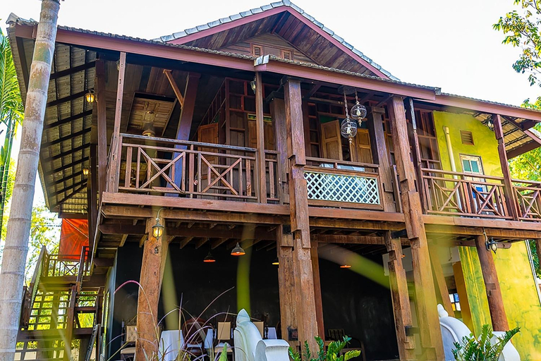 Exterior 17