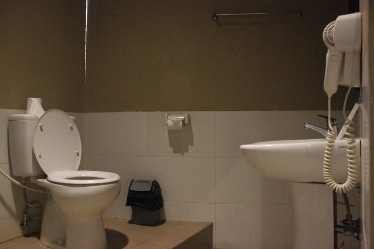 Bathroom 19