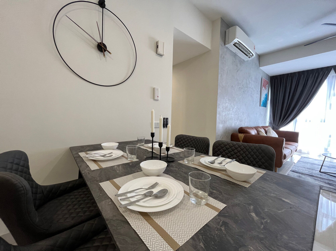 Dining Room 10