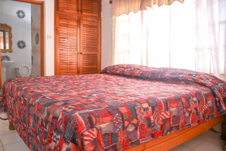 Others 2, Van Villa Guesthouse