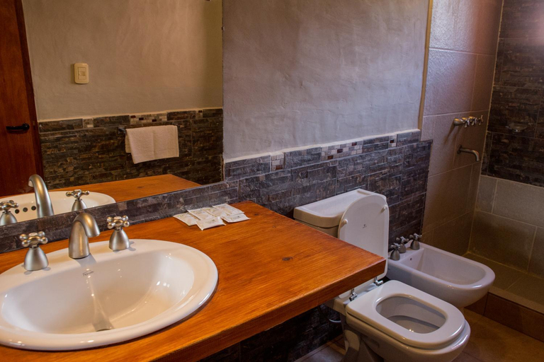 Bathroom 3, Hotel Samaywasi, Tumbaya