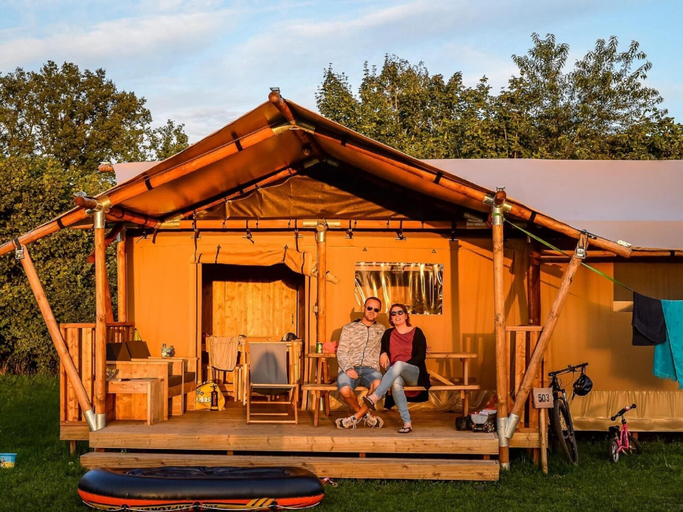 Primary image 1, Safari Tent With Pool Access, Wierden