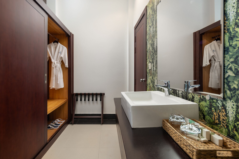 Bathroom 5
