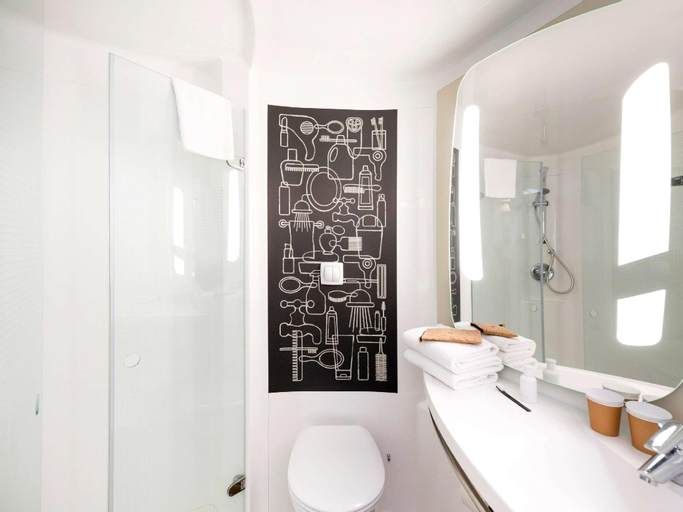 Bathroom 7