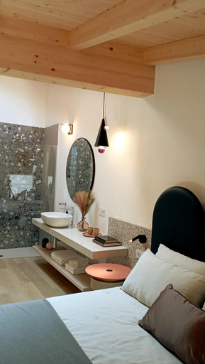 Others 2, Relais Sant'Anna, Trento