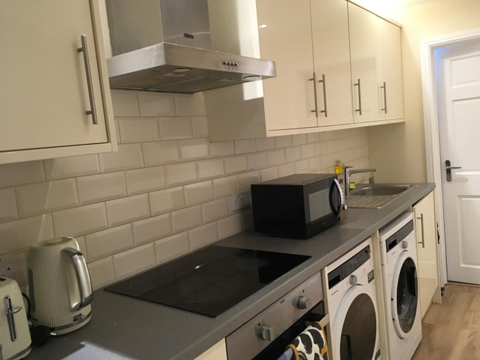 Others 3, Private One Bedroom Apartment, London