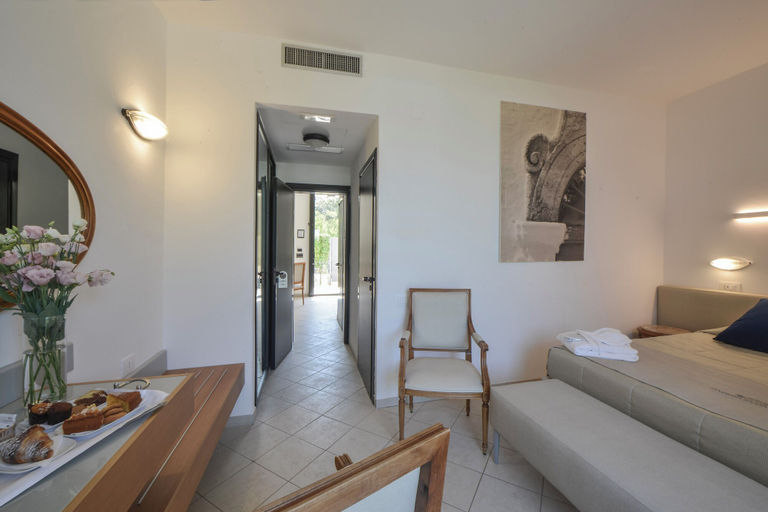 Bedroom 3, Grand Hotel Masseria Santa Lucia, Brindisi