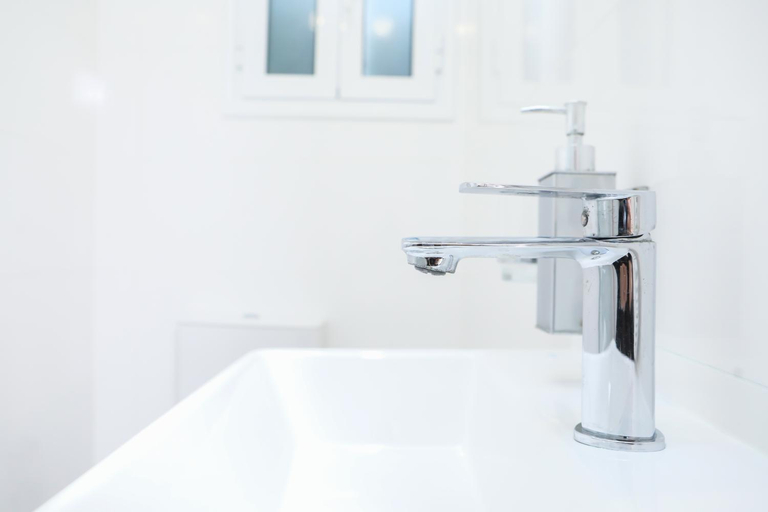 Bathroom 2, Arcade Game House-Luxury studio in Corfu Town, Ionian Islands