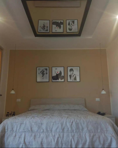 Others 5, Amy Dreams, Napoli