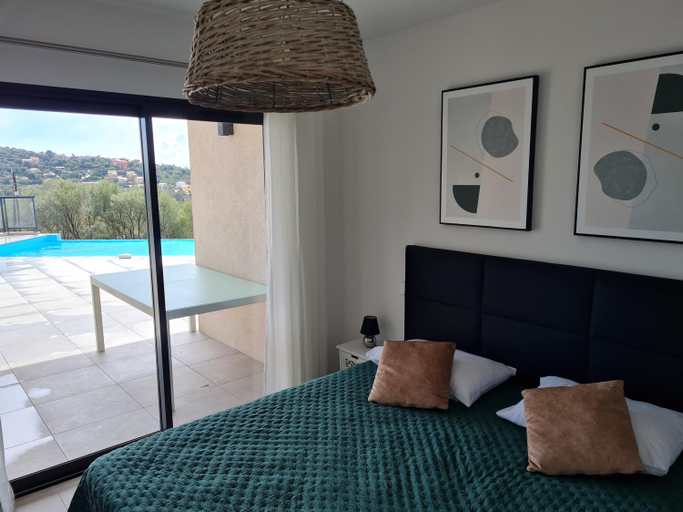 4, Villa Mekasteni, Corse-du-Sud