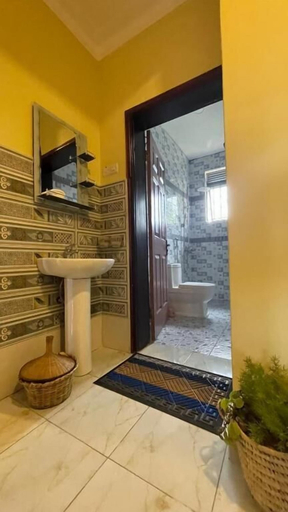 bathroom 5