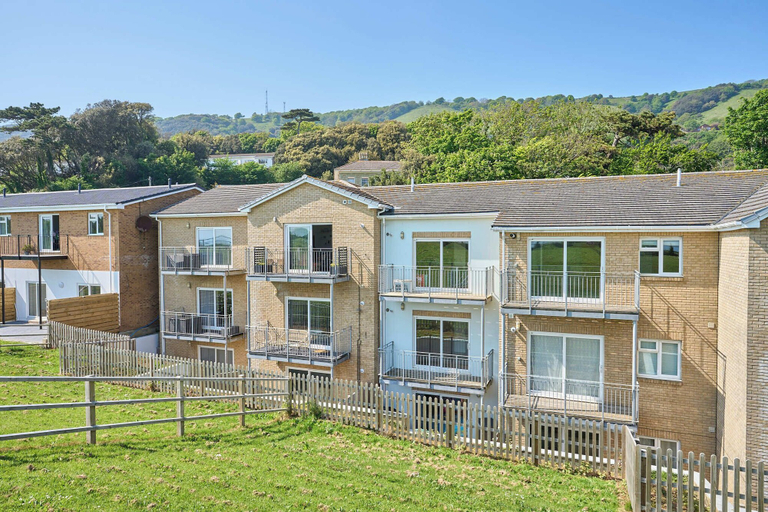 Exterior & Views, Spacious One Bed Apt With Scenic Views, Isle of Wight