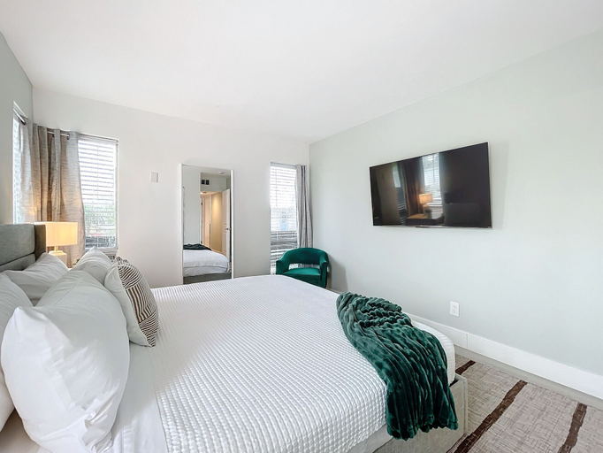 Bedroom 2, Cordova Arms on the River by Rocketstay, Broward
