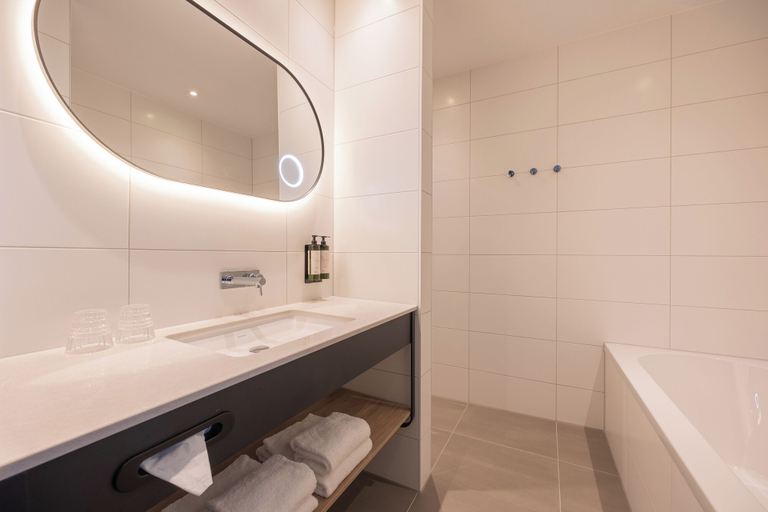 Bathroom 5, Van der Valk Hotel Den Haag Wassenaar, Wassenaar