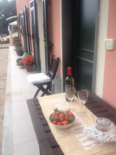 Exterior & Views 4, Villa Giovanna Apt. B, Genova