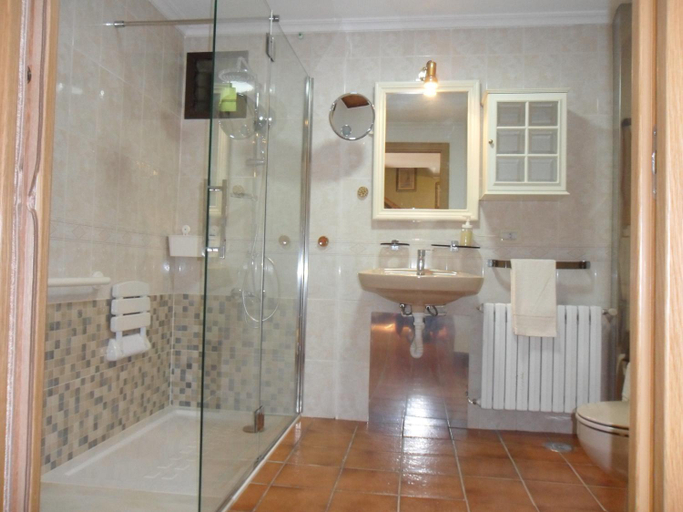Bathroom 3, Casa Da Vieira, Ourense