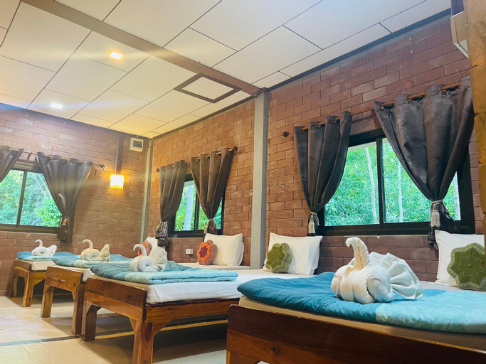 Bedroom 2, Khaosok Monkeys & River Camps, Phanom