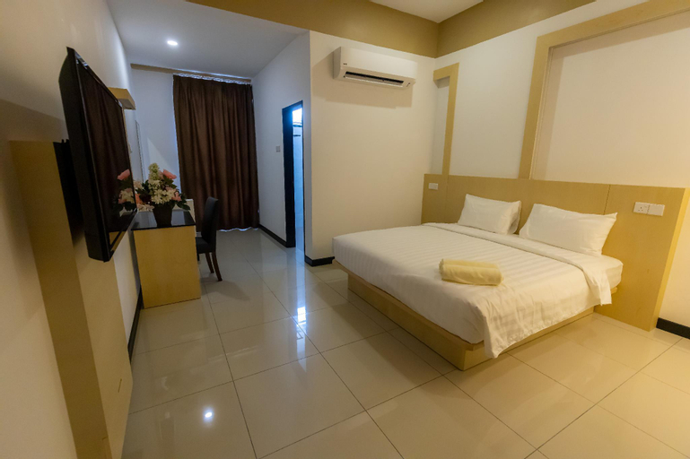 Bedroom 8