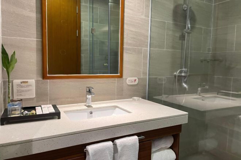 Bathroom 4, Wugong Mountain Rongyuan International Hot Spring Resort, Ji'an