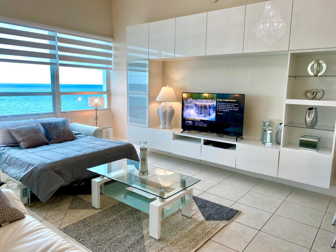 Others 4, Large luxurious direct ocean front Penthouse or Deluxe one bedroom ocean front condo-free parking-, Miami-Dade