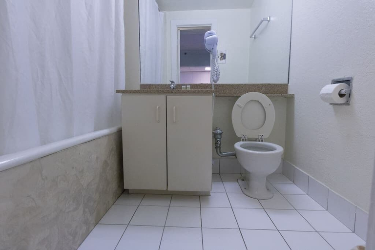Bathroom, 652 City View Studio Hollywood Beach, Broward