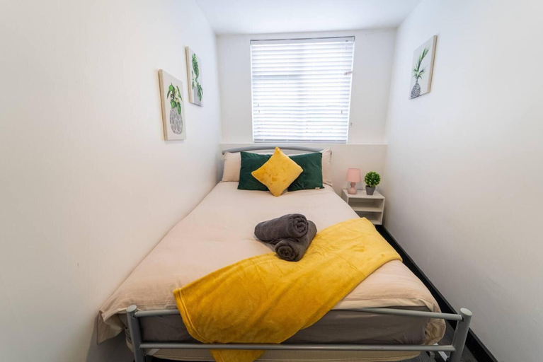 Room 3, Large Studio Available on First Floor!, Birmingham