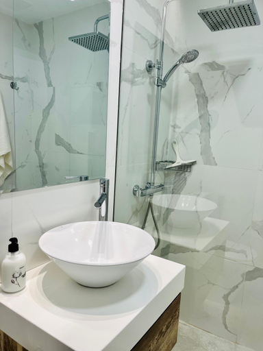 Bathroom 2, SUNSET La Strada, Las Palmas