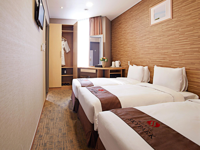 Bedroom 28