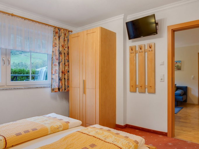 Bedroom 2, Apartment in Kleinarl Near Ski Amade, Sankt Johann im Pongau