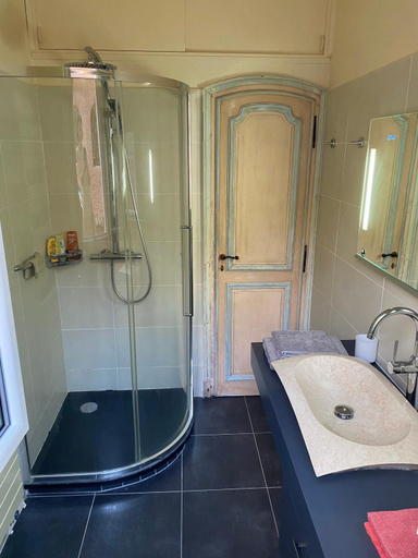 Bathroom 2, Villa les Palmiers, Corse-du-Sud