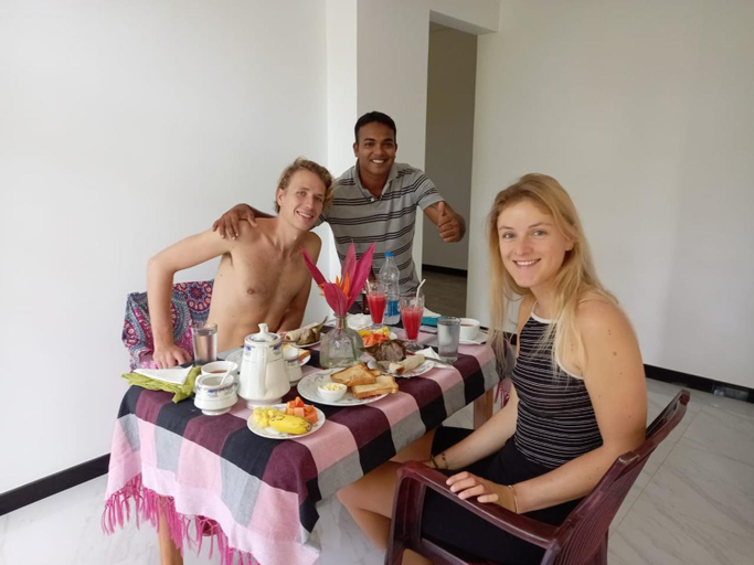 Others 4, Charly Villa, Bentota