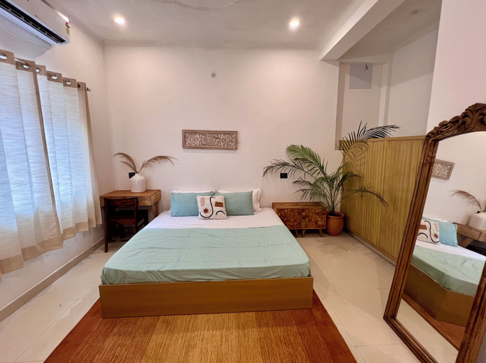 Bedroom 5, Prithvi Hotel, Garhwal