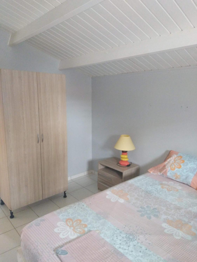 Bedroom 4, les gîtes hoprins, Le Moule
