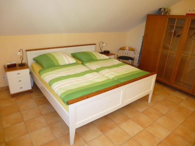 Bedroom 2, TOP Ferienwohnung Limburg "Am Bildstock", Limburg-Weilburg