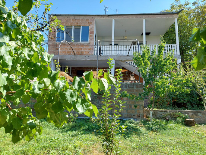 Others 4, Villa Mimi