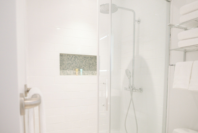 Bathroom 4, Governors Village Seven Mile Beach Corridor