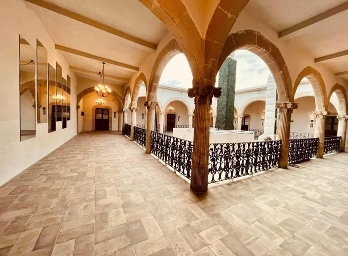 Others 4, Palacio de las Rosas, Durango