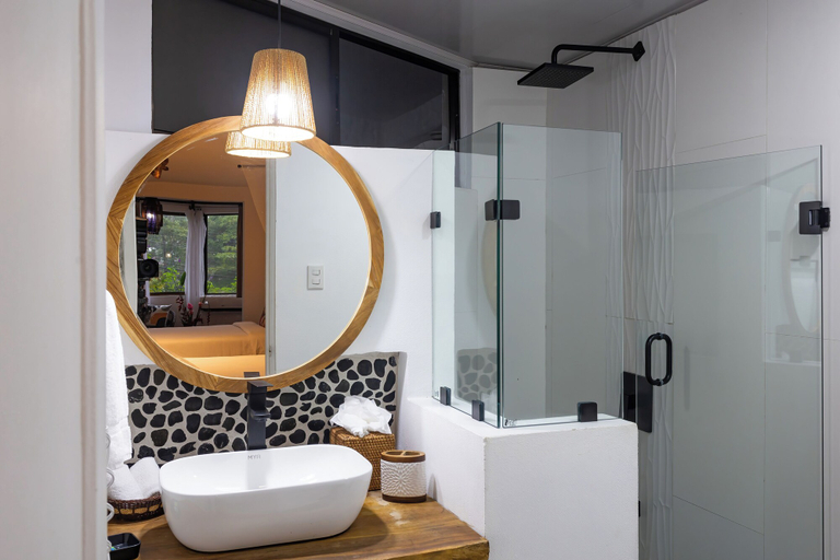 Bathroom 3, ECOTICA Boutique Hotel & Spa., Aguirre