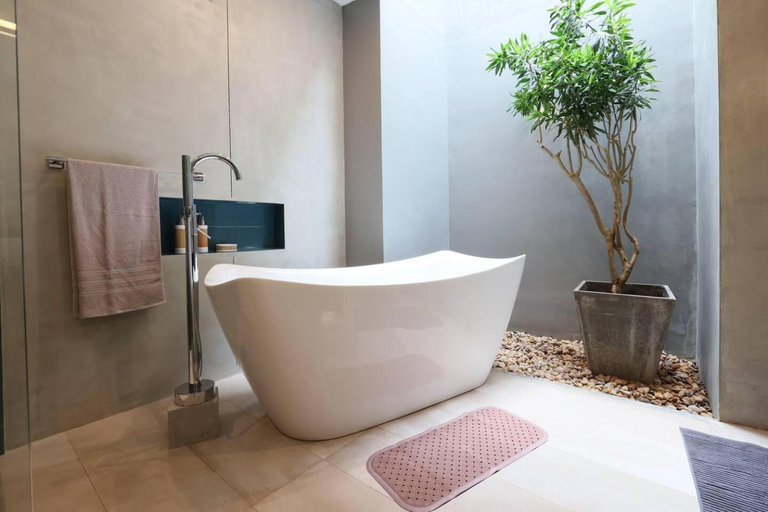 Bathroom 2, Villa Ananta - 2 Bedrooms With Pool, Hikkaduwa