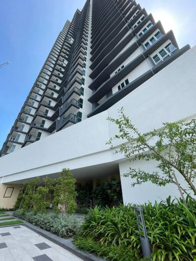 Mont Kiara 3 Room Balcony Free WIFI & Car Park, Kuala Lumpur