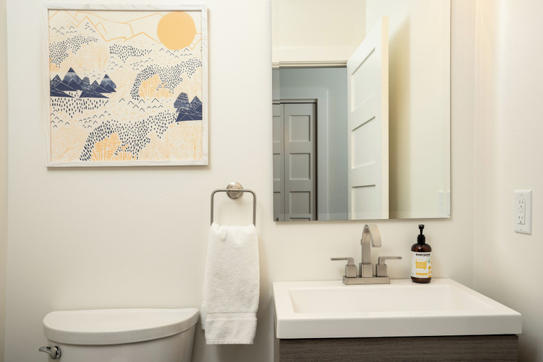 Bathroom 3, Wallace BNB, Sublette